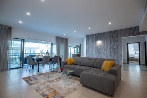 Living room, Seating area, Dining area