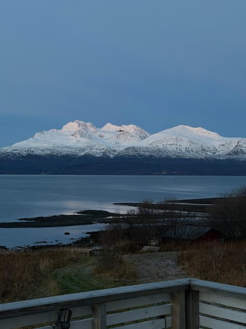 Mountain view, Sea view