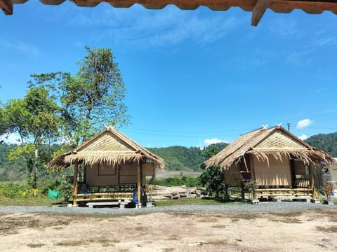 Shah Hill Hut Bed and Breakfast in Sala Dan