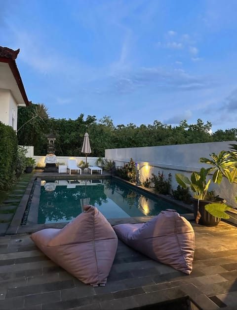 Padang Padang Bungalows Uluwatu House in Bali