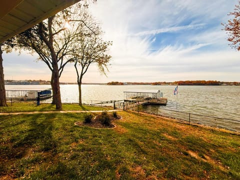 Edgewater-Lakefront 3 BD25BADeckDockGril-16P House in Osage Beach