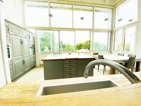 Charmante Maison partagée à 5 min d'Orly et 15 min de Paris Vacation rental in Île-de-France