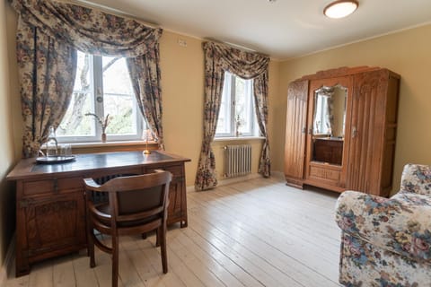 Living room, Seating area, wardrobe