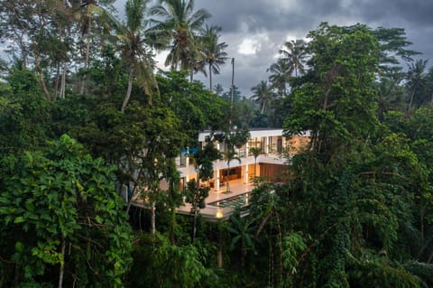 Property building, Natural landscape, Garden, Garden view, Mountain view