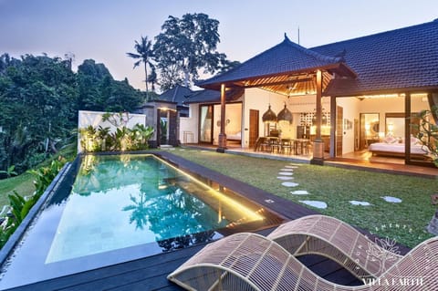 Property building, Natural landscape, Garden, Balcony/Terrace, Garden view, Pool view, Swimming pool, Swimming pool, Sunset, sunbed