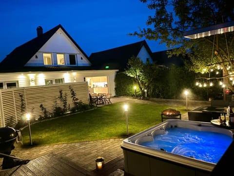 Night, Garden, Garden, Hot Tub, Hot Tub