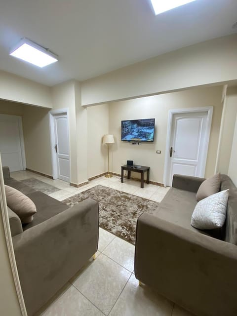 Communal lounge/ TV room, TV and multimedia, Living room, Seating area, Evening entertainment