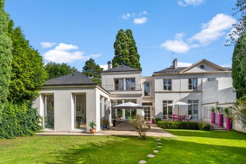 Property building, Facade/entrance, Garden view