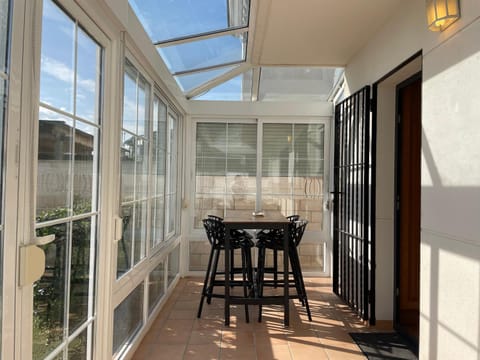 Spring, Winter, Balcony/Terrace, Seating area, Breakfast