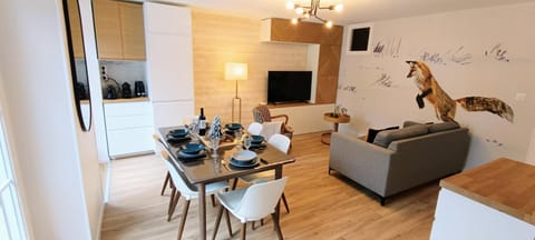 Living room, Dining area