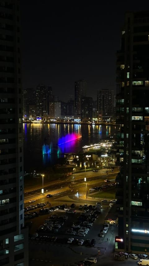 Bed space in Luxury hostel - سرير مفردفي شقة فندقية Hostel in Al Sharjah