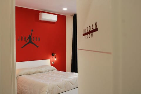 Bedroom, wedding, air conditioner