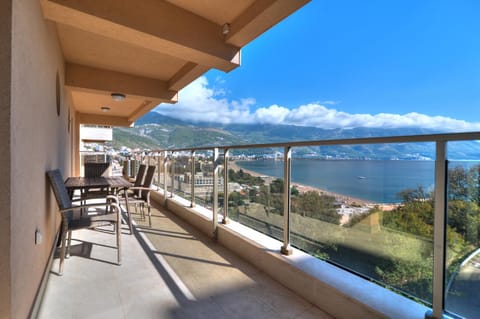 Natural landscape, View (from property/room), Balcony/Terrace, Mountain view, Sea view