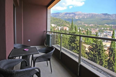 Natural landscape, View (from property/room), Balcony/Terrace