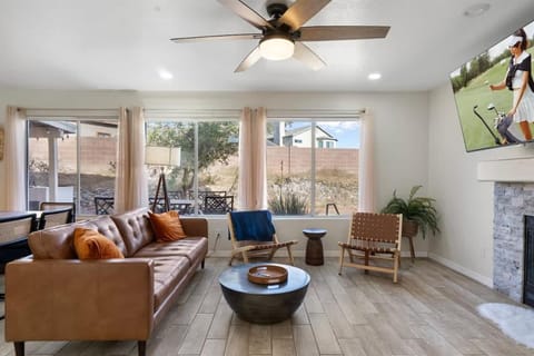 Cozy 3BR Escape Poolside Grill & Chill Spot House in Tortolita