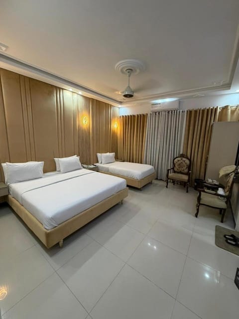 Bed, Photo of the whole room, Bedroom, air conditioner