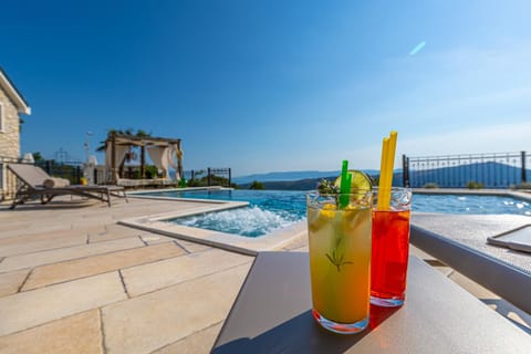 Pool view, Sea view, Drinks