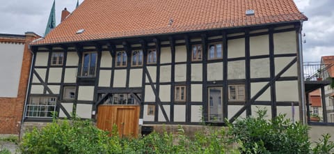 Property building, Day