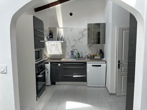 Cannes centre ville en face du port Apartment in Cannes