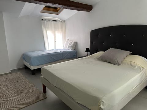 Cannes centre ville en face du port Apartment in Cannes