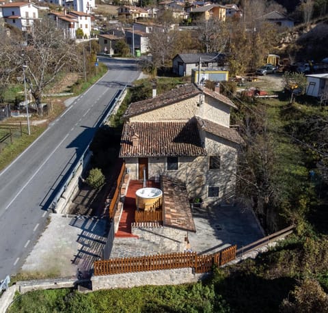 Property building, Neighbourhood, Natural landscape, Bird's eye view, Street view, Location