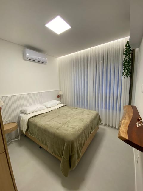 Bed, Bedroom, air conditioner