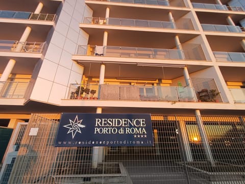 Property building, Facade/entrance, View (from property/room), Street view