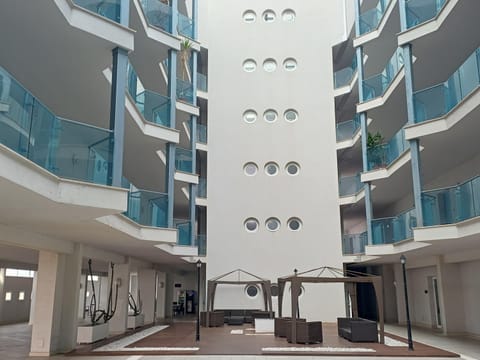 Day, Inner courtyard view