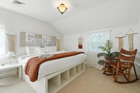 Bed, Seating area, Bedroom, children, cot, flat iron, hair dryier, heating, internet, towels, dryer, air conditioner