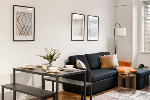 1Bed Gem Central Bletchley Perfect for Contractors Apartment in Aylesbury Vale