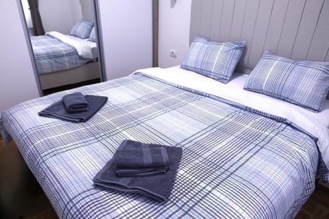 Bed, Bedroom, towels, wardrobe