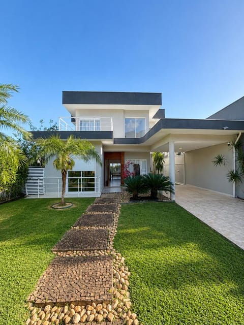 Property building, Day, Garden, Garden view