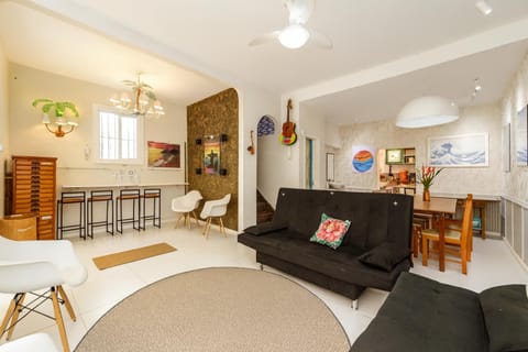 TV and multimedia, Living room, Seating area, Dining area, Beach, Parking, internet, pet friendly
