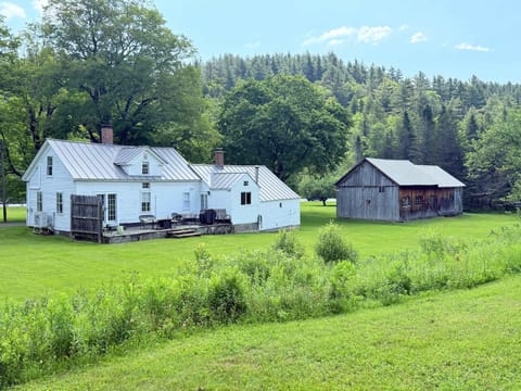 The Carriage House - Historical Farmhouse House in West Dover