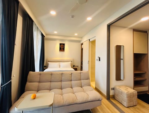 Bed, Living room, Seating area, Bedroom, wardrobe