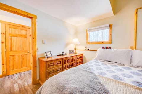 Waterfront-40min to Acadia-Main House-Kayaks Villa in Orland