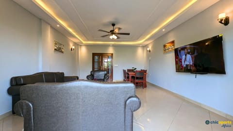 TV and multimedia, Living room, Seating area, internet