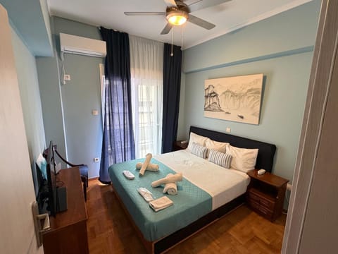 Bed, Photo of the whole room, Bedroom, towels, air conditioner