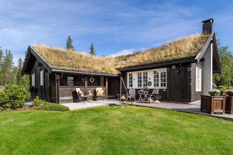 Property building, Patio, Day, Garden, Garden view