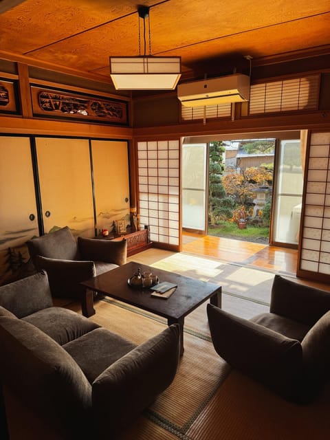 Living room, Internal: Not applicable to any particular room
