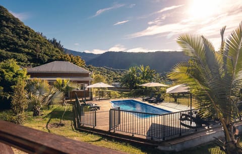 Mountain view, Pool view, Swimming pool, sunbed