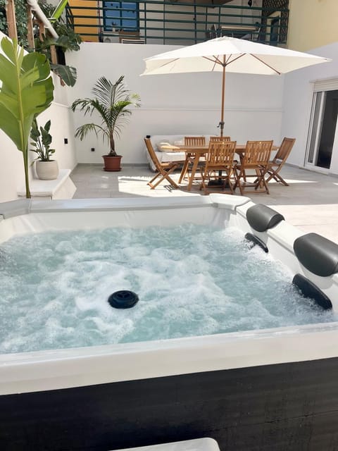 Hot Tub, Pool view