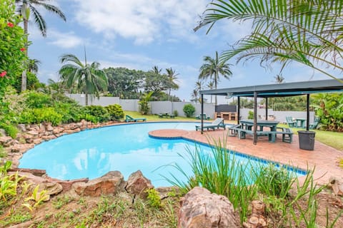 Spring, Day, Natural landscape, Garden, Garden view, Pool view, Swimming pool, Swimming pool, sunbed