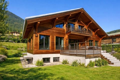 Chalet Mont Blanc Hammam 10 pers Ski nearby Chalet in Chamonix