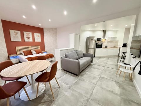 TV and multimedia, Living room, Dining area, Bedroom