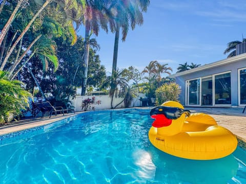 Day, Pool view, Swimming pool, sunbed