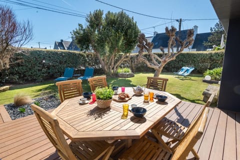 Patio, BBQ facilities, Garden view, furniture