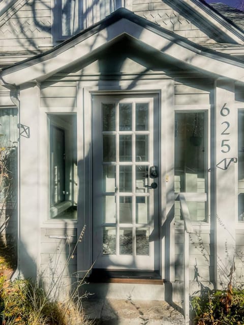 9 Min Walk to Pearl Street - Downtown Boulder House in Boulder