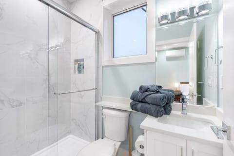 2393 Bonaccord Dr - Mattamel House in Vancouver