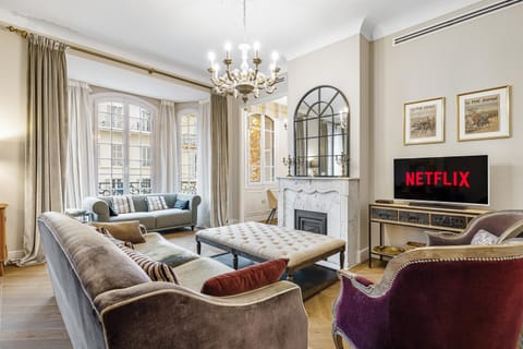Communal lounge/ TV room, TV and multimedia, Living room, Seating area
